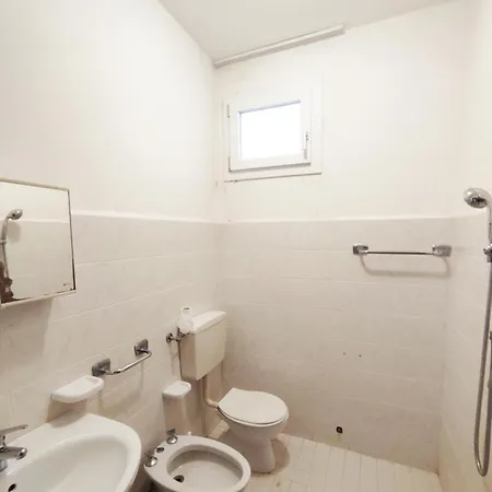 Bright And Comfortable In Апартаменти Бібіоне